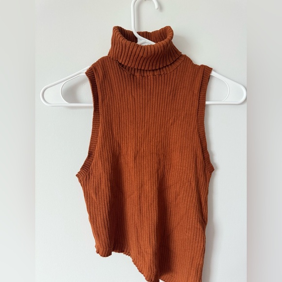 Forever21 Asymmetrical Ribbed Top - Picture 1 of 6